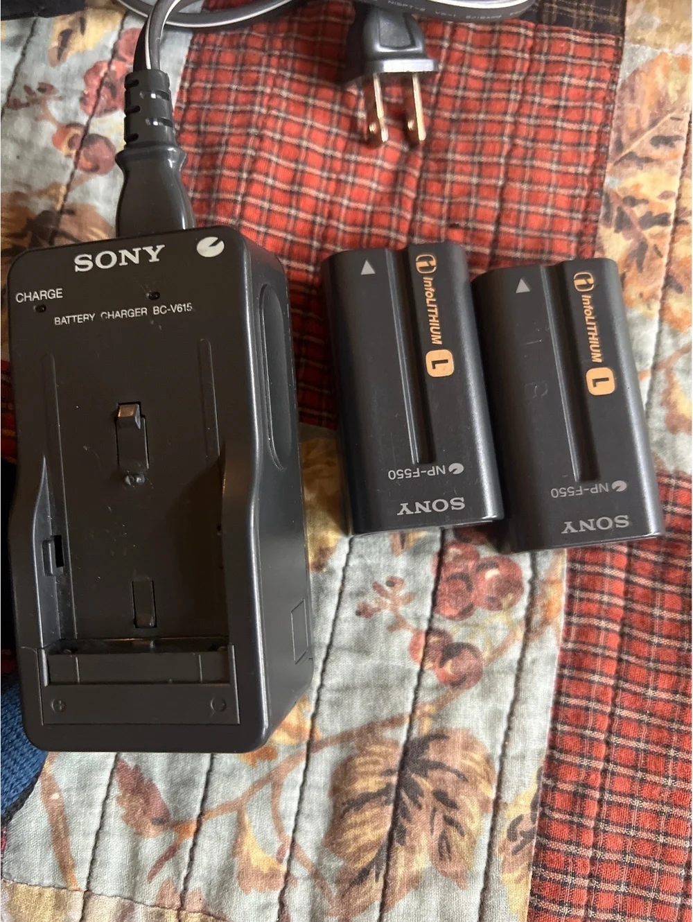 Sony FD Mavica MVC-FD92 Digital Still Camera with Charger, Batteries, and Manual